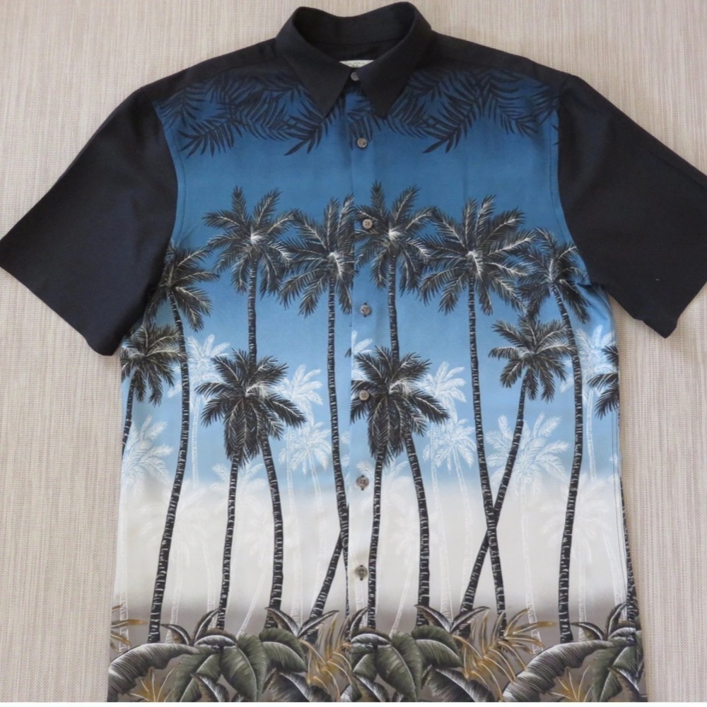 NWT Basic Edition Hawaiian Shirt ISLAND SHORES
Tropical Aloha Shirt Midnight